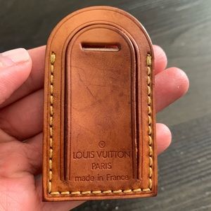 Louis Vuitton 100% authentic luggage tag (offers)